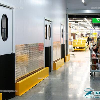 Маятниковые двери с фиксацией 90 градусов